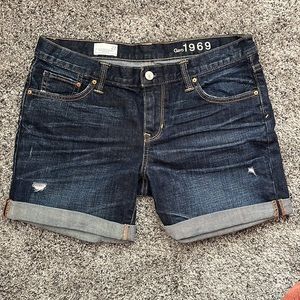 Gap 1969 Sexy Boyfriend Distressed Denim Short, 27